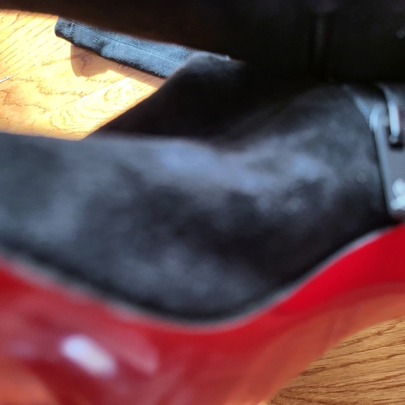 Elegant Black Suede Over-the-Knee Boots - Picture 5 of 12